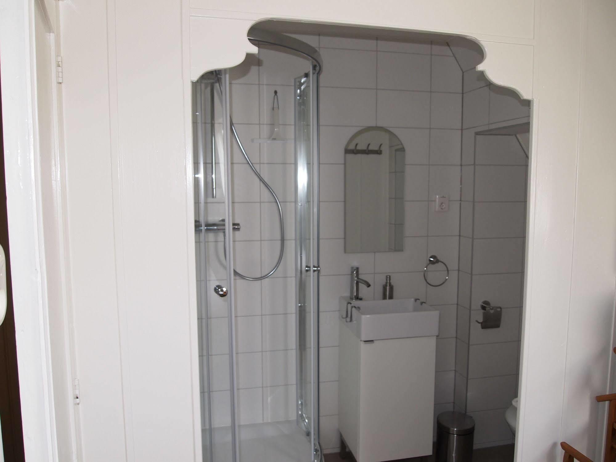 Wehe-den Hoorn De Energiek Bed & Breakfast エクステリア 写真