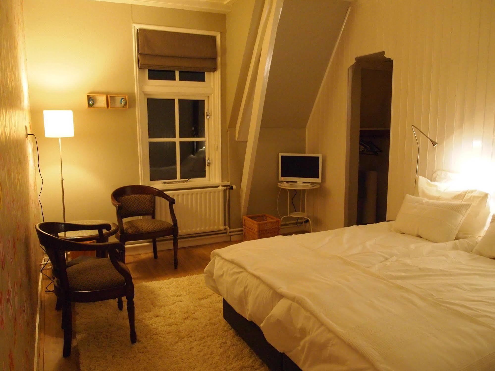 Wehe-den Hoorn De Energiek Bed & Breakfast エクステリア 写真