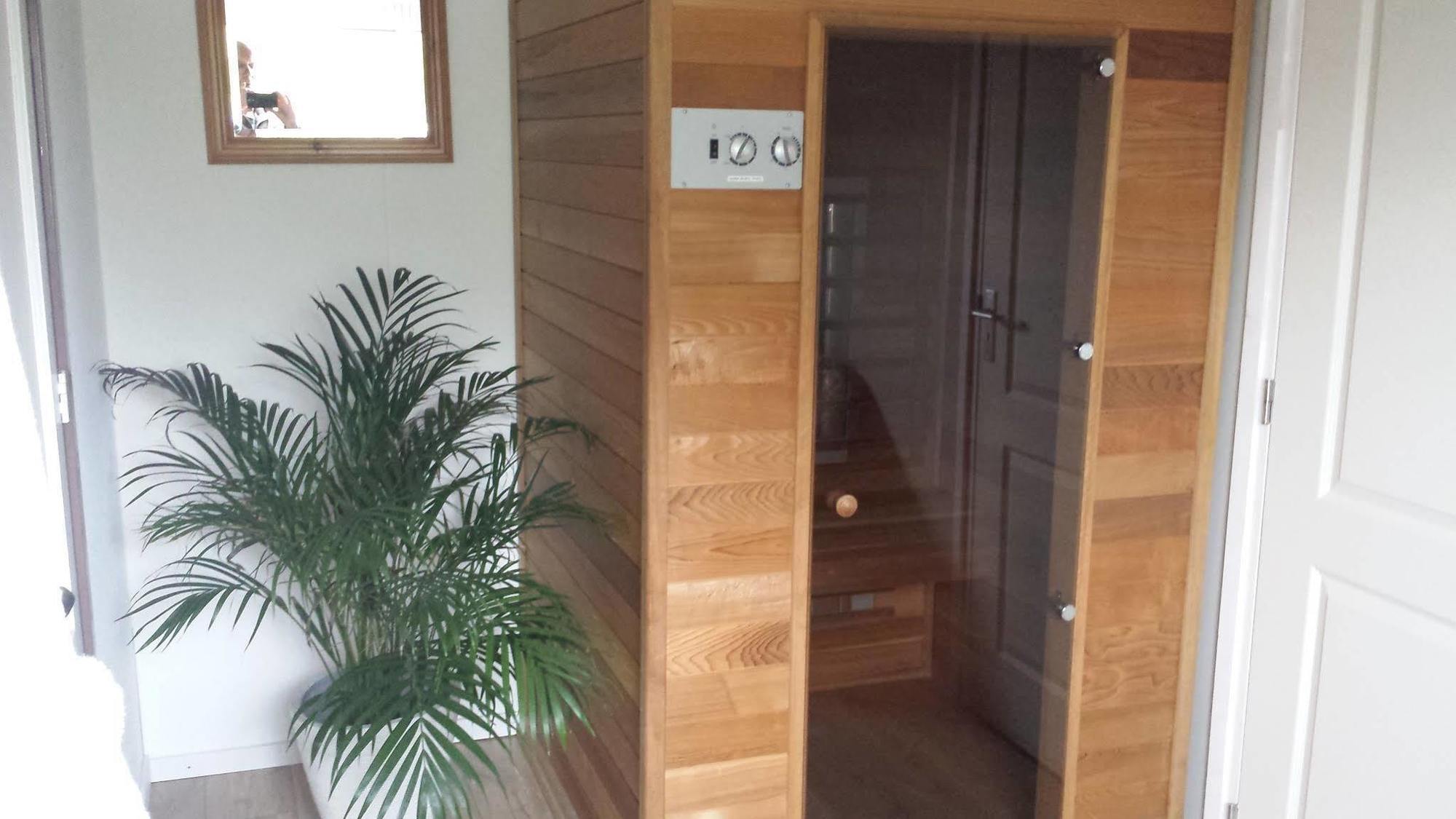 Wehe-den Hoorn De Energiek Bed & Breakfast エクステリア 写真
